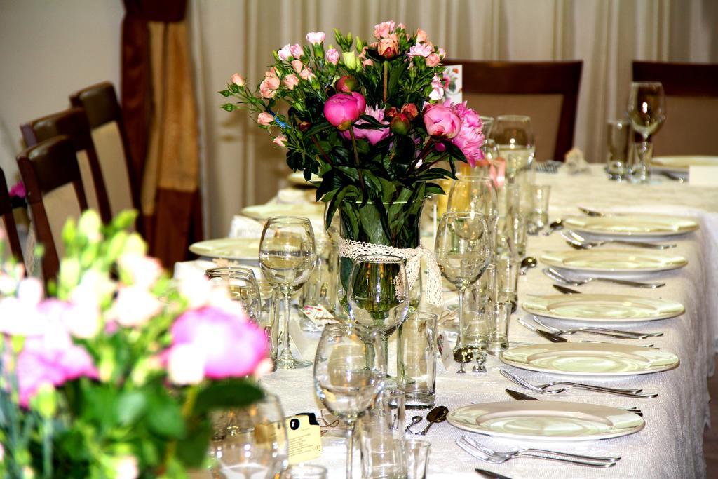 Hotel Austeria Conference & Spa 시에초시네크 외부 사진