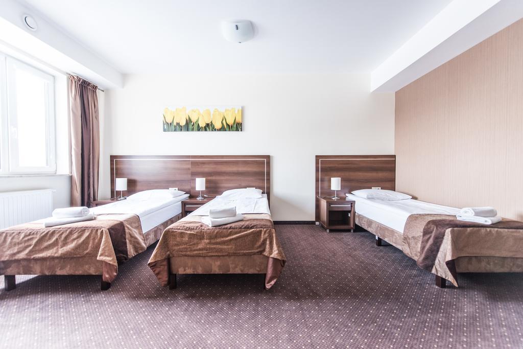 Hotel Austeria Conference & Spa 시에초시네크 외부 사진