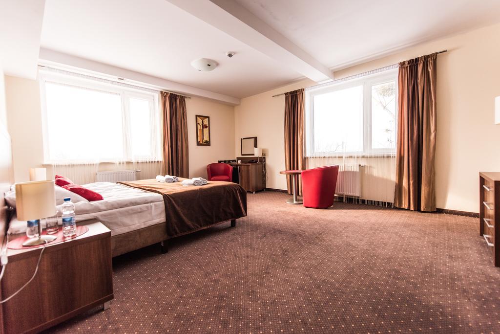 Hotel Austeria Conference & Spa 시에초시네크 외부 사진