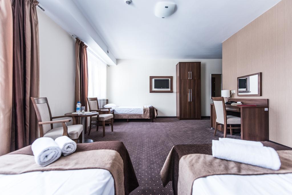 Hotel Austeria Conference & Spa 시에초시네크 외부 사진