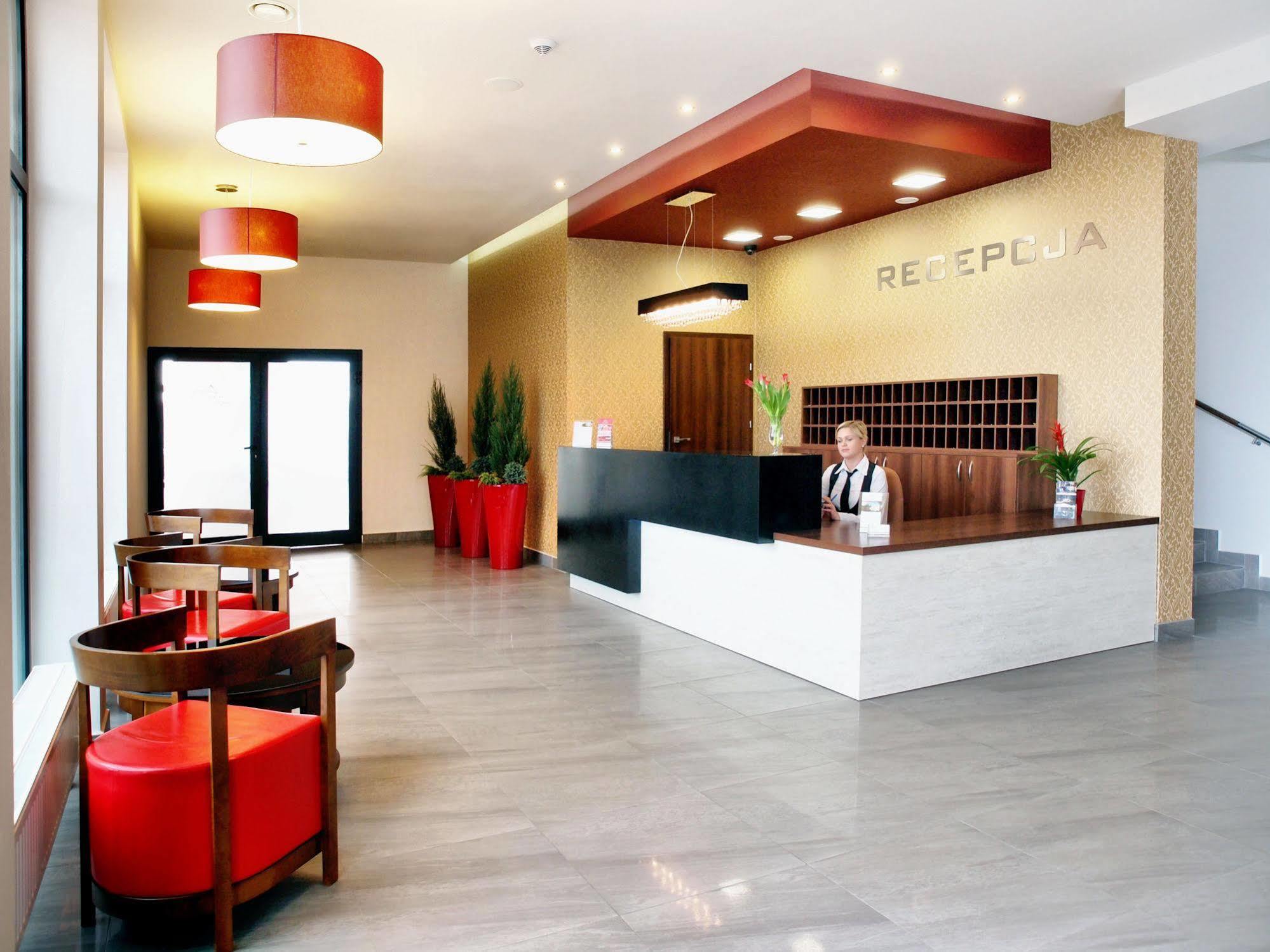 Hotel Austeria Conference & Spa 시에초시네크 외부 사진