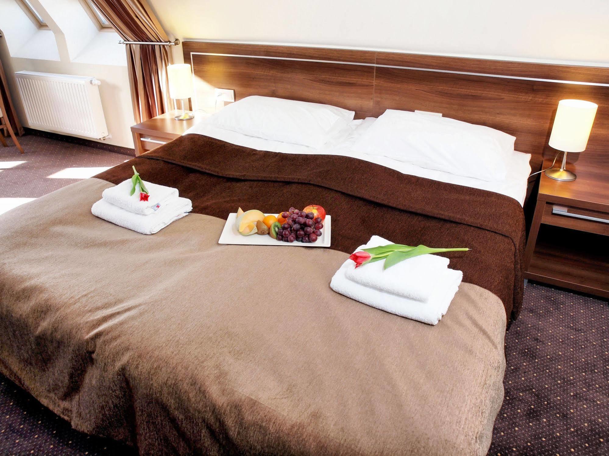 Hotel Austeria Conference & Spa 시에초시네크 외부 사진