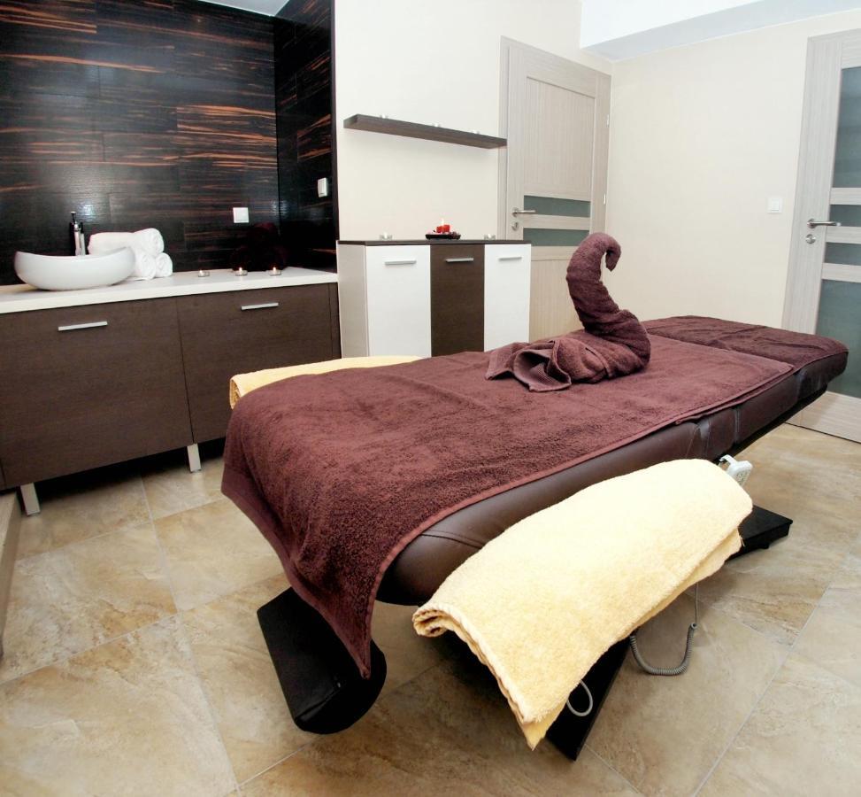 Hotel Austeria Conference & Spa 시에초시네크 외부 사진